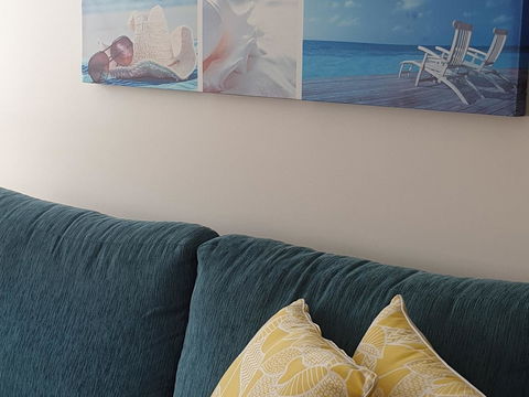 Oceania On Burleigh Beach - Australian Directory 12