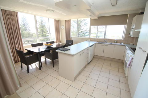 Oceania On Burleigh Beach - Australian Directory 5