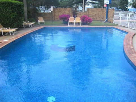 Oceania On Burleigh Beach - Australian Directory 28