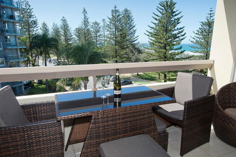 Oceania On Burleigh Beach - Australian Directory 1