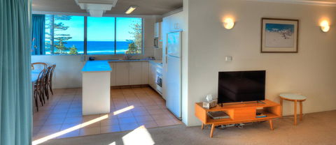 Oceania On Burleigh Beach - Australian Directory 2