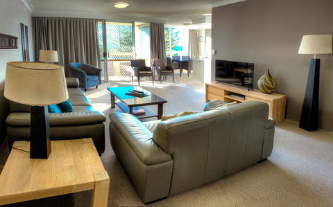 Oceania On Burleigh Beach - Australian Directory 6