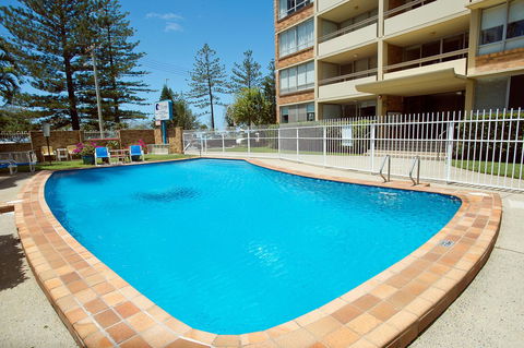 Oceania On Burleigh Beach - Australian Directory 18