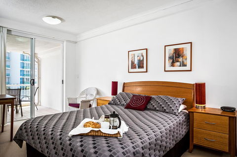 Kirra Beach Apartments - Australian Directory 28