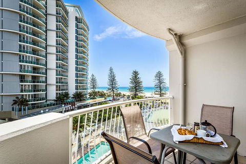 Kirra Beach Apartments - Australian Directory 29