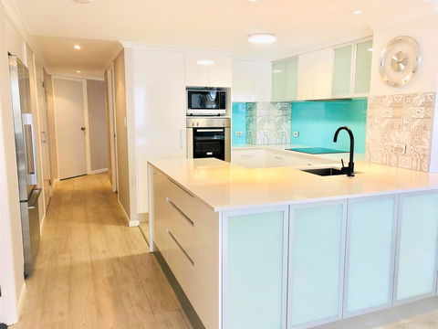 Kirra Beach Apartments - Australian Directory 1