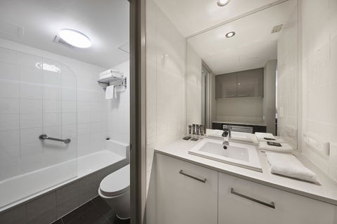 Novotel Surfers Paradise - Australian Directory 19