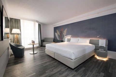 Novotel Surfers Paradise - Australian Directory 9