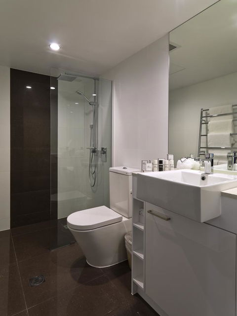 Novotel Surfers Paradise - Australian Directory 41