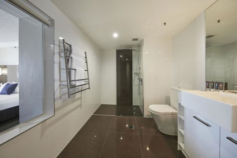 Novotel Surfers Paradise - Australian Directory 30
