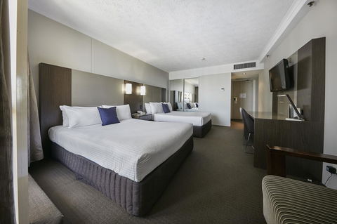 Novotel Surfers Paradise - Australian Directory 11