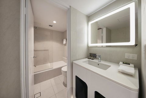 Novotel Surfers Paradise - Australian Directory 13