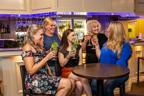 Ambassador On Ruthven - Australian Directory 25