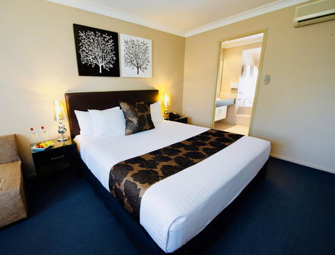 Ambassador On Ruthven - Australian Directory 2