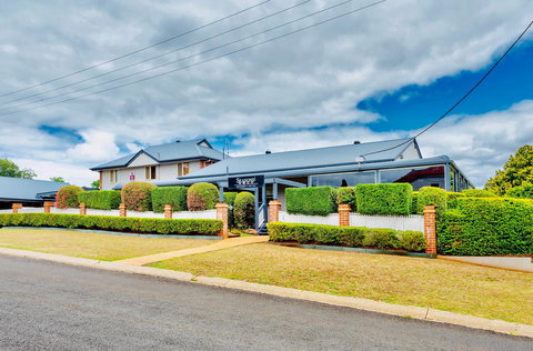 Ambassador On Ruthven - Australian Directory 6