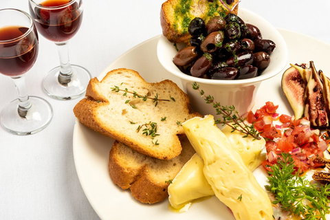 Ambassador On Ruthven - Australian Directory 42