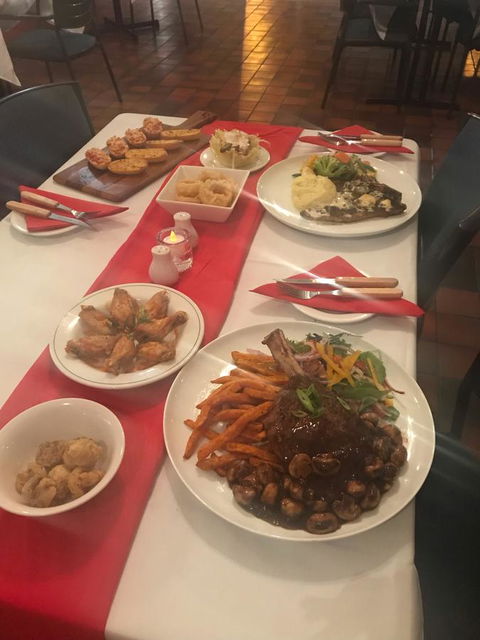 Emerald Central Hotel Official - Australian Directory 8