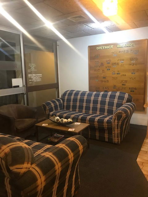 Emerald Central Hotel Official - Australian Directory 3