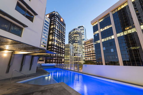 Oaks Brisbane Aurora Suites - Australian Directory 2