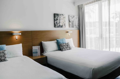 Novotel Cairns Oasis Resort - Australian Directory 25
