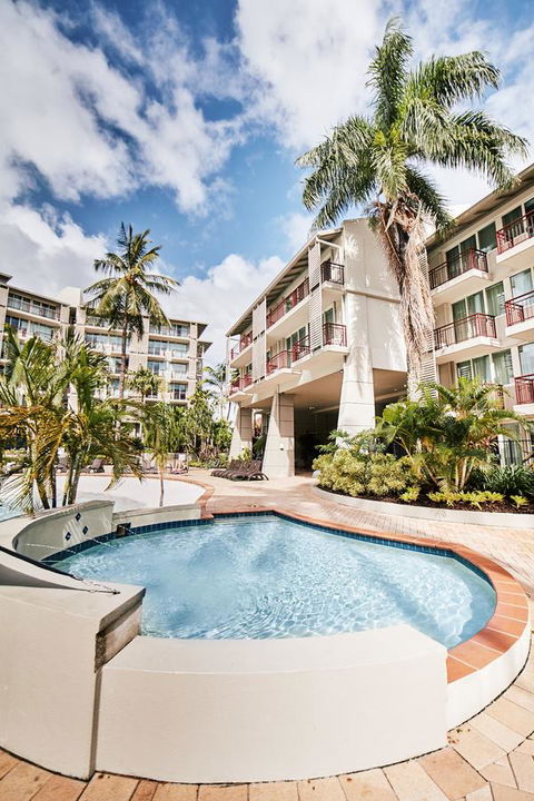 Novotel Cairns Oasis Resort - Australian Directory 20