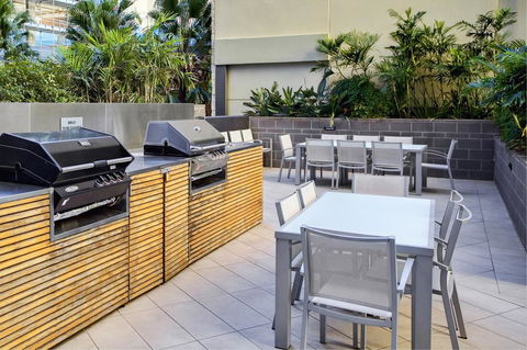 Mantra On The Quay - Australian Directory 34