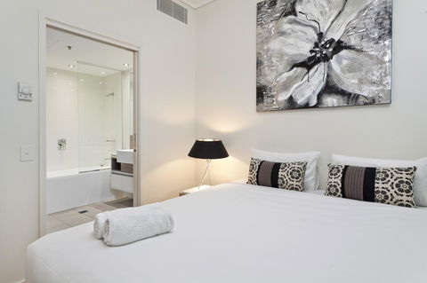 Mantra On The Quay - Australian Directory 27