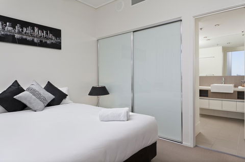 Mantra On The Quay - Australian Directory 25