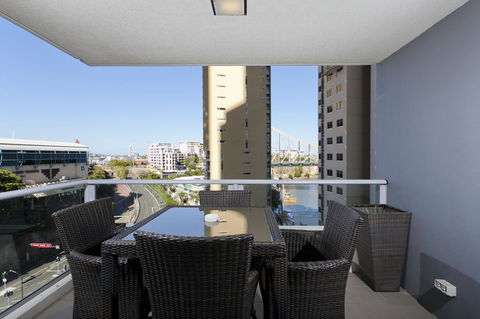 Mantra On The Quay - Australian Directory 11