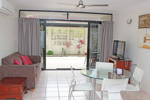 Townsville Holiday Apartments - Australian Directory 10