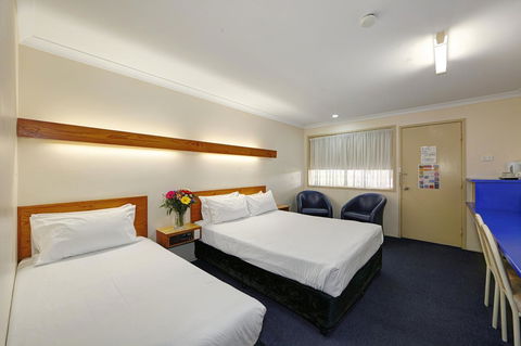 Smart Motels Bert Hinkler - Australian Directory 17