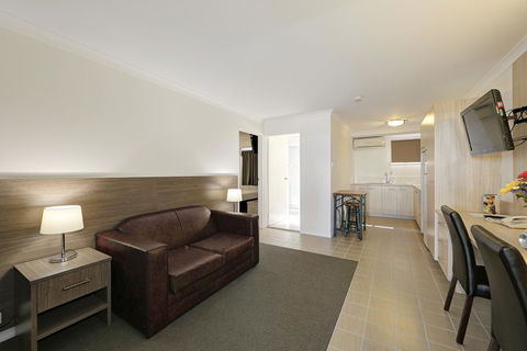 Smart Motels Bert Hinkler - Australian Directory 32