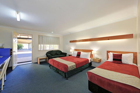Smart Motels Bert Hinkler - Australian Directory 13