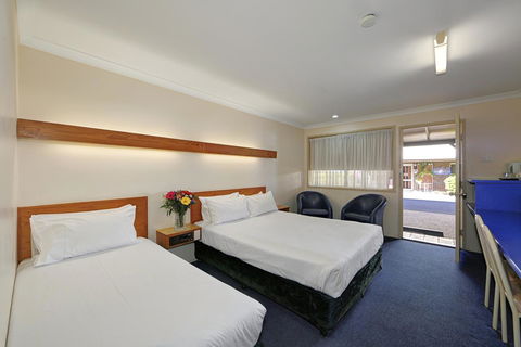 Smart Motels Bert Hinkler - Australian Directory 18