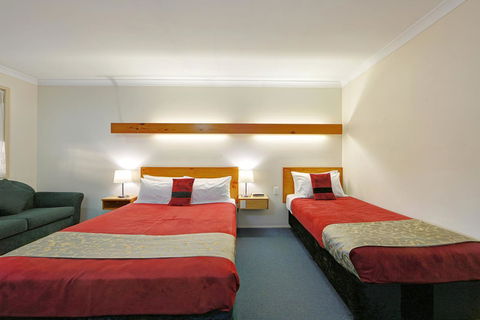 Smart Motels Bert Hinkler - Australian Directory 9