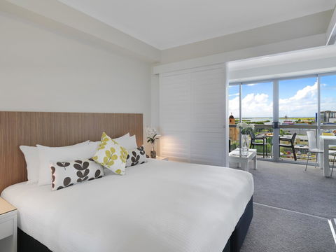 Oaks Mackay Rivermarque Hotel - Australian Directory 2