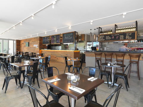 Oaks Mackay Rivermarque Hotel - Australian Directory 7