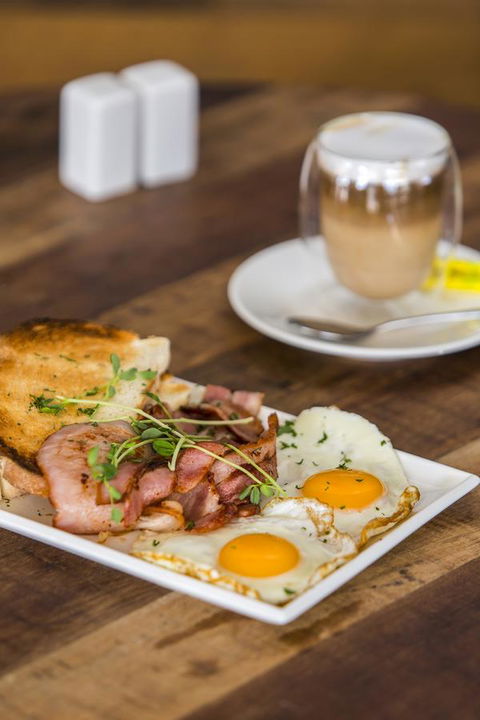 Oaks Mackay Rivermarque Hotel - Australian Directory 3