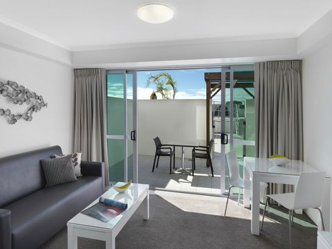 Oaks Mackay Rivermarque Hotel - Australian Directory 1
