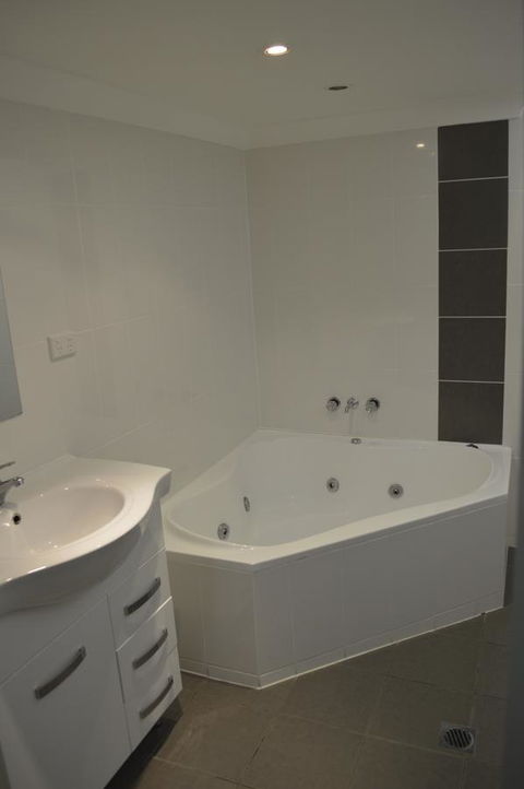 Kallangur Motel - Australian Directory 36