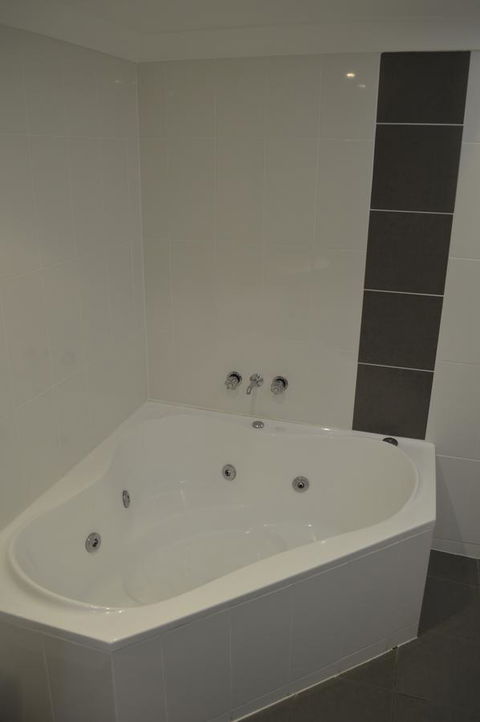 Kallangur Motel - Australian Directory 30