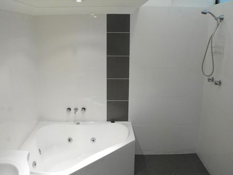 Kallangur Motel - Australian Directory 3