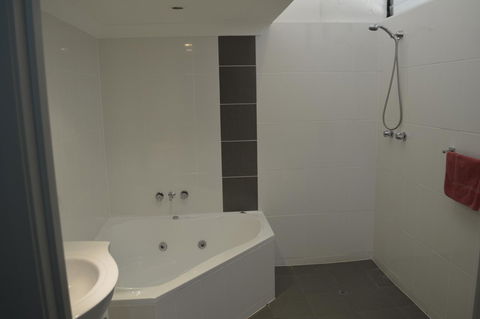 Kallangur Motel - Australian Directory 33