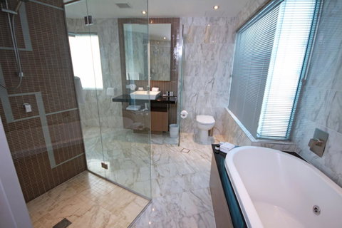 Oceans Mooloolaba - Australian Directory 32