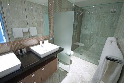 Oceans Mooloolaba - Australian Directory 33