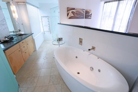 Oceans Mooloolaba - Australian Directory 8