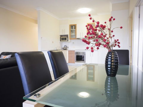 La Vida On Anzac - Australian Directory 0