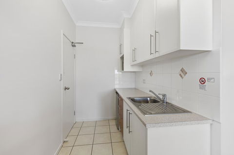 La Vida On Anzac - Australian Directory 32