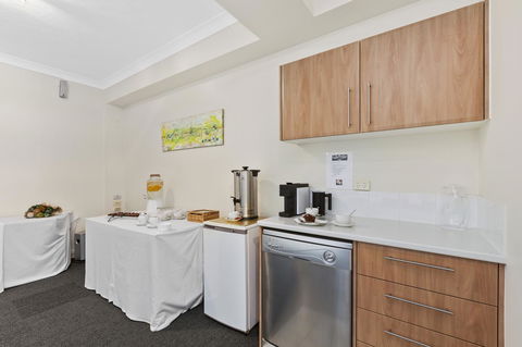 La Vida On Anzac - Australian Directory 15