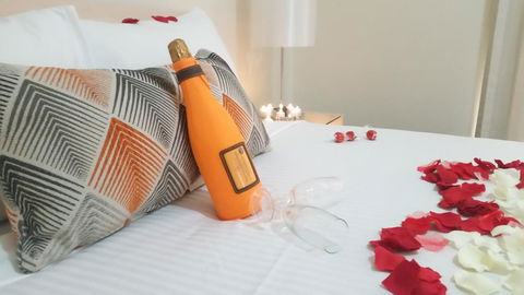 La Vida On Anzac - Australian Directory 35